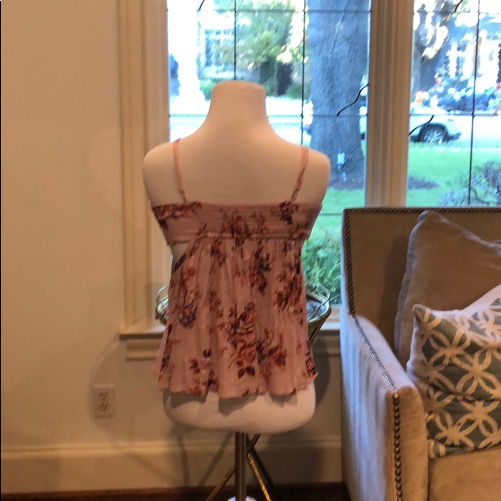 Spring Floral Top - Picture 2 of 4